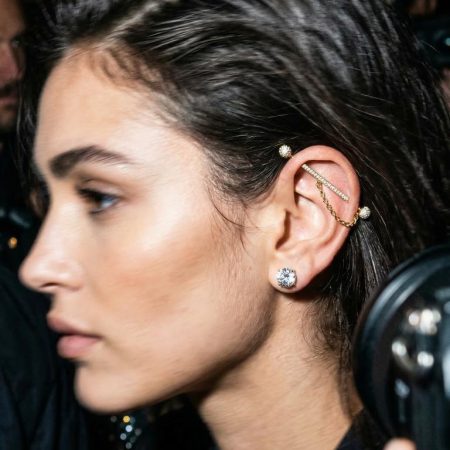 freepik__a-paparazzistyle-closeup-of-a-luxury-female-model-__38387